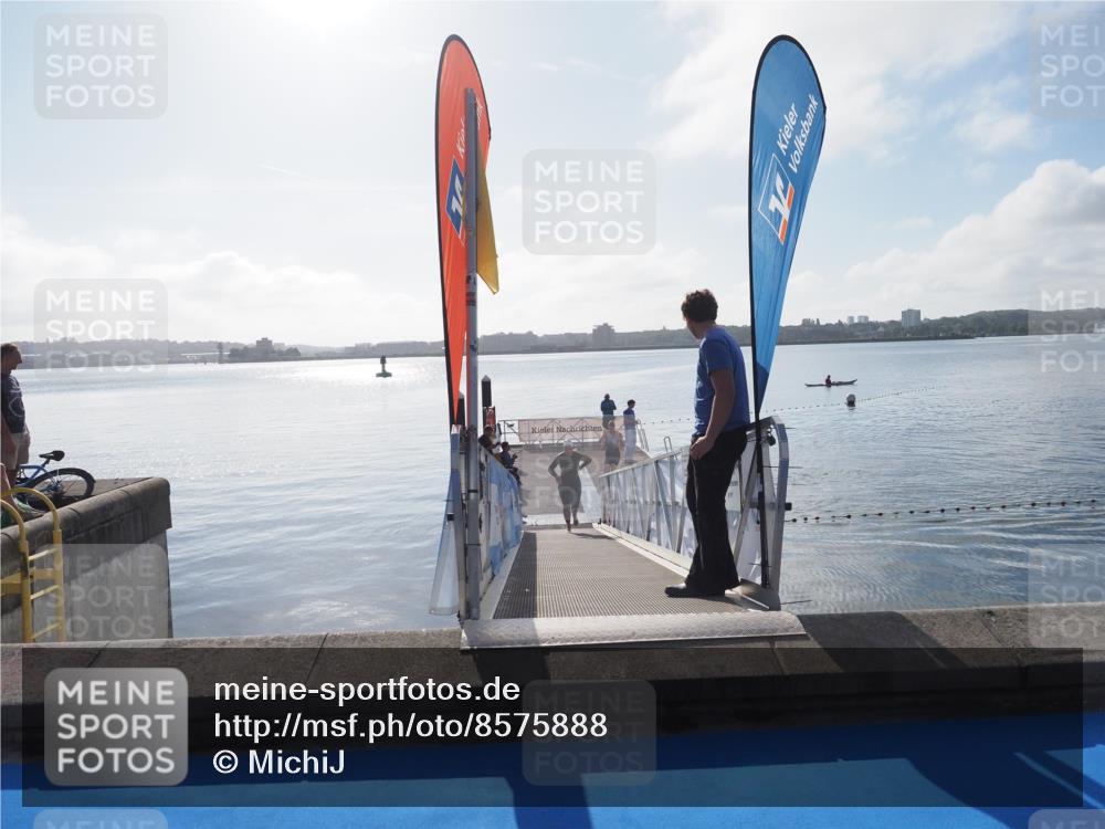 17.08.2025 - KN Förde Triathlon 2025 MichiJ http://msf.ph/oto/8575888 17.08.2025 09:07:41 Schwimmen 104, 103, 104 meine-sportfotos.de