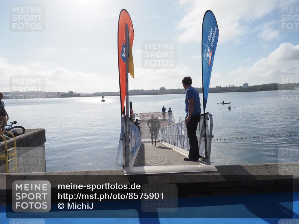 17.08.2025 - KN Förde Triathlon 2025 MichiJ http://msf.ph/oto/8575901 17.08.2025 09:07:42 Schwimmen 103, 104, 103, 104 meine-sportfotos.de