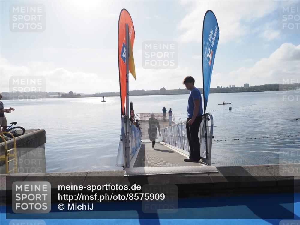 17.08.2025 - KN Förde Triathlon 2025 MichiJ http://msf.ph/oto/8575909 17.08.2025 09:07:42 Schwimmen 103, 104, 103, 104 meine-sportfotos.de