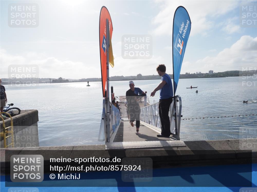 17.08.2025 - KN Förde Triathlon 2025 MichiJ http://msf.ph/oto/8575924 17.08.2025 09:07:44 Schwimmen 103, 104, 103, 104 meine-sportfotos.de