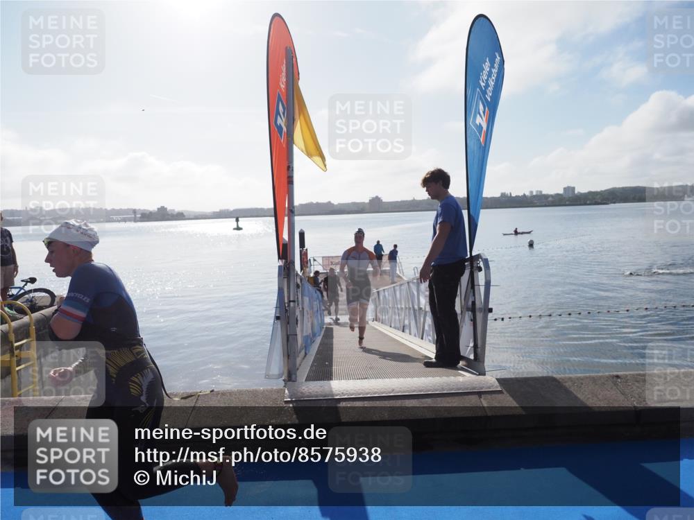 17.08.2025 - KN Förde Triathlon 2025 MichiJ http://msf.ph/oto/8575938 17.08.2025 09:07:45 Schwimmen 103, 104, 103, 104 meine-sportfotos.de