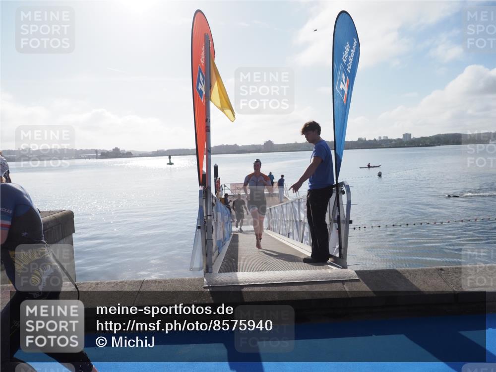 17.08.2025 - KN Förde Triathlon 2025 MichiJ http://msf.ph/oto/8575940 17.08.2025 09:07:45 Schwimmen 103, 104, 103, 104 meine-sportfotos.de