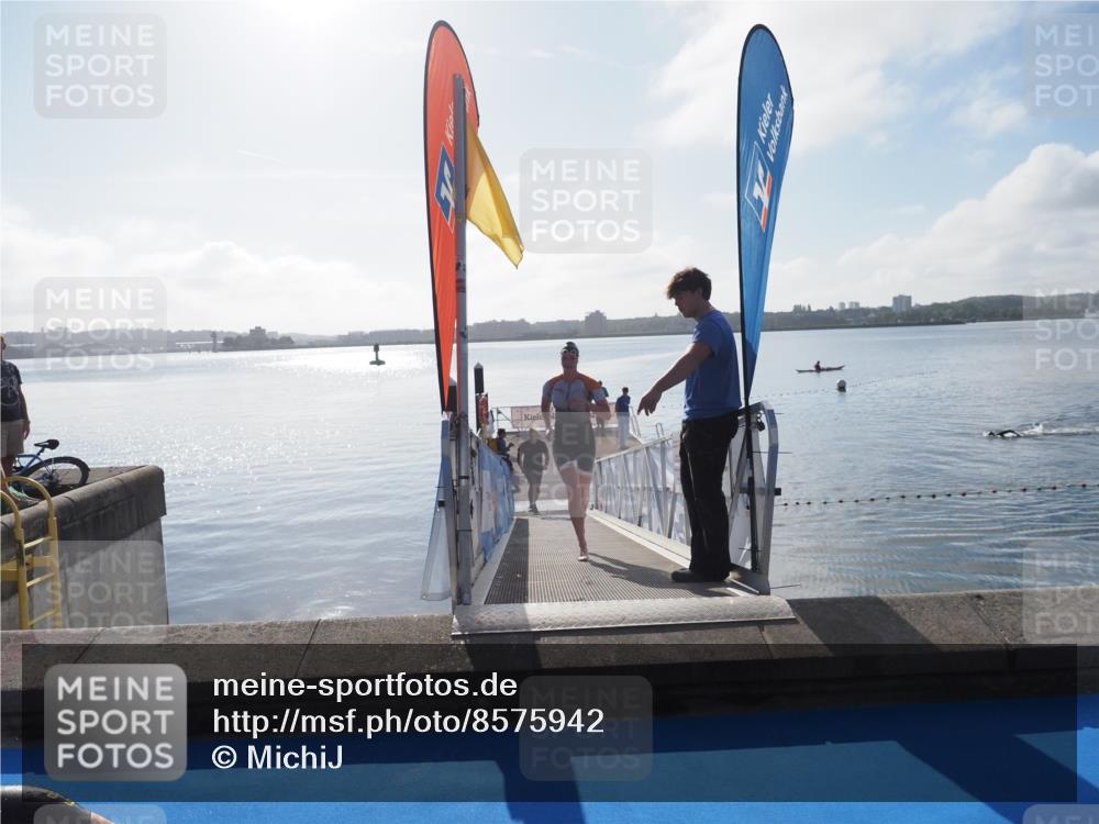 17.08.2025 - KN Förde Triathlon 2025 MichiJ http://msf.ph/oto/8575942 17.08.2025 09:07:46 Schwimmen 103, 104, 103 meine-sportfotos.de