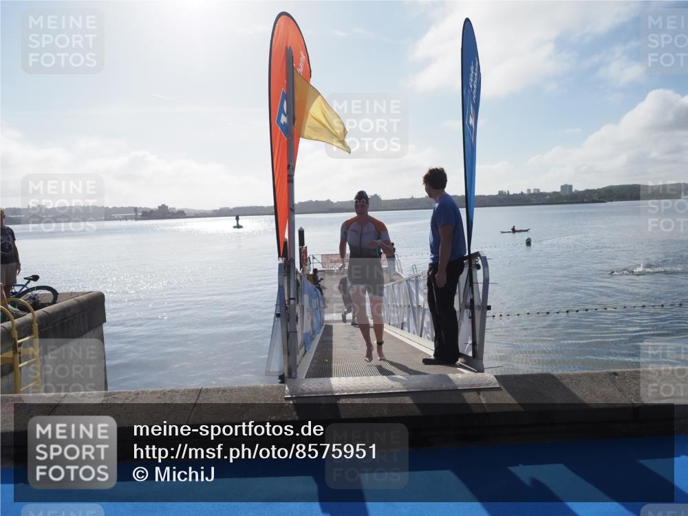 17.08.2025 - KN Förde Triathlon 2025 MichiJ http://msf.ph/oto/8575951 17.08.2025 09:07:46 Schwimmen 103, 104, 103 meine-sportfotos.de