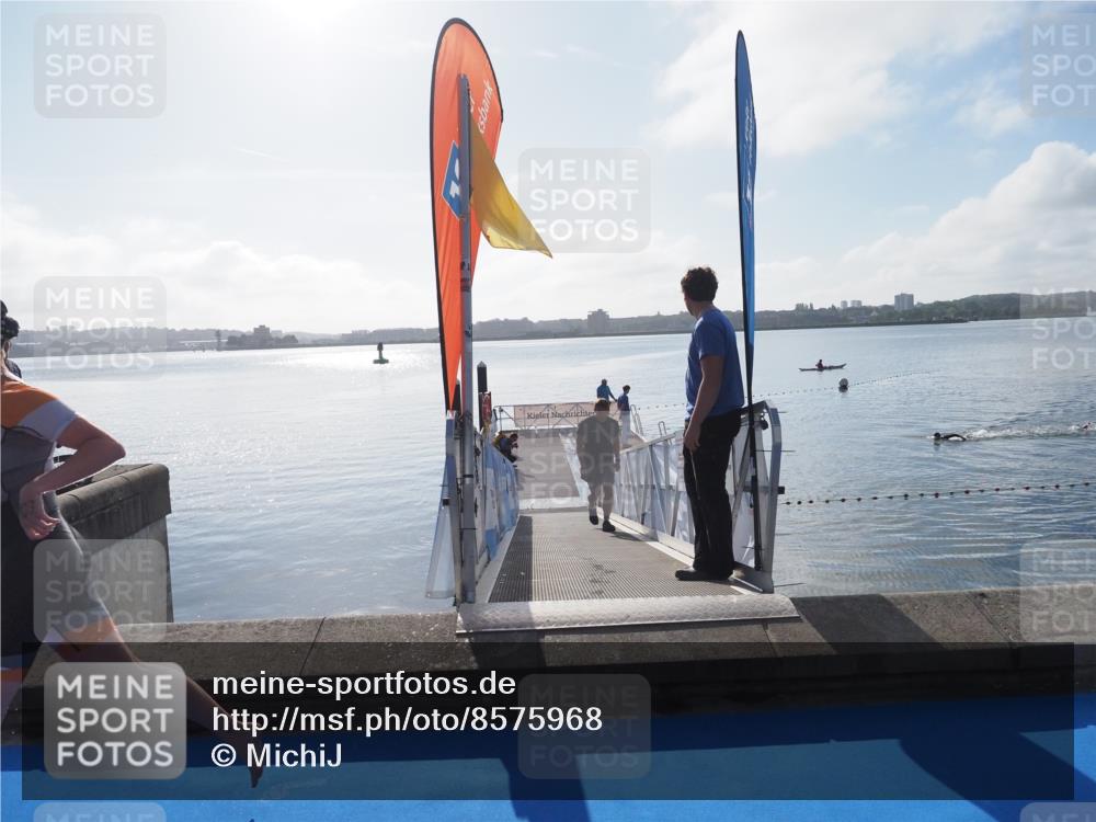 17.08.2025 - KN Förde Triathlon 2025 MichiJ http://msf.ph/oto/8575968 17.08.2025 09:07:48 Schwimmen 103, 104 meine-sportfotos.de