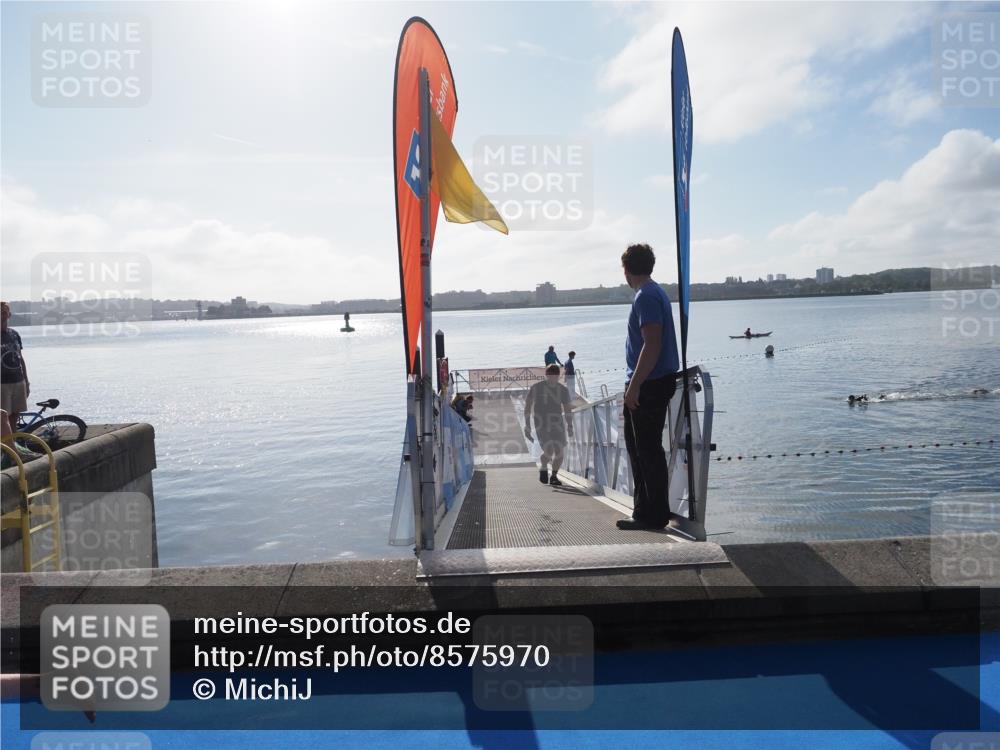 17.08.2025 - KN Förde Triathlon 2025 MichiJ http://msf.ph/oto/8575970 17.08.2025 09:07:48 Schwimmen 103, 104 meine-sportfotos.de