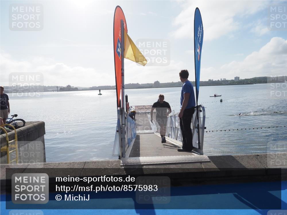 17.08.2025 - KN Förde Triathlon 2025 MichiJ http://msf.ph/oto/8575983 17.08.2025 09:07:49 Schwimmen 103, 104, 106 meine-sportfotos.de