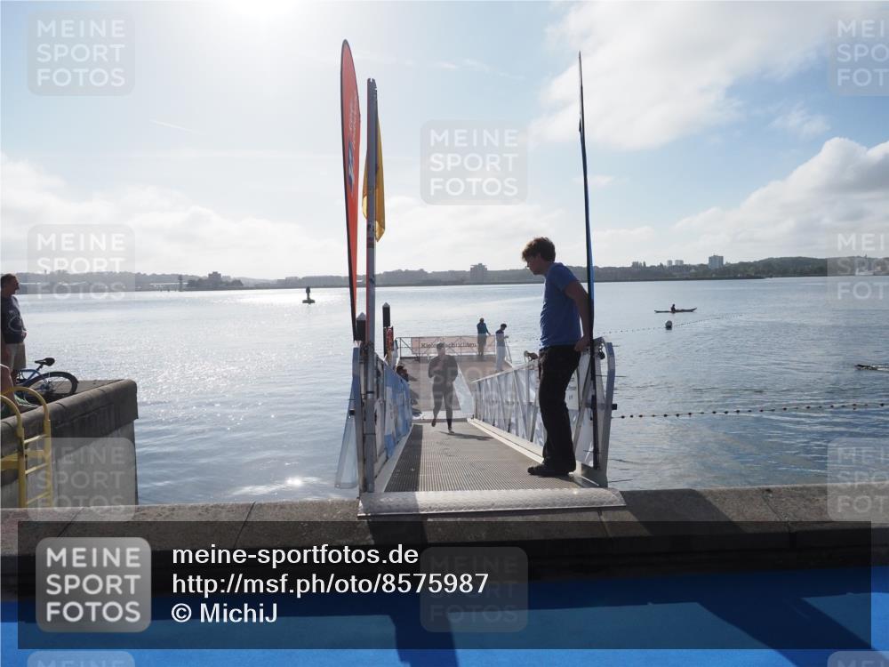 17.08.2025 - KN Förde Triathlon 2025 MichiJ http://msf.ph/oto/8575987 17.08.2025 09:08:04 Schwimmen 106, 106, 252 meine-sportfotos.de