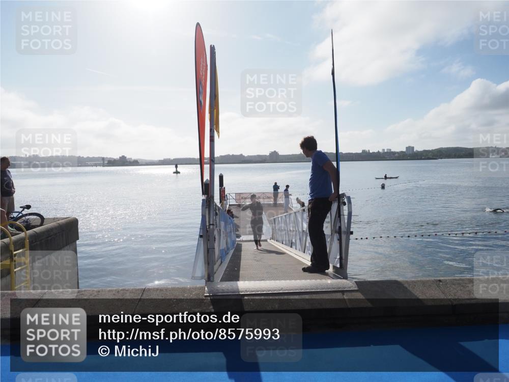 17.08.2025 - KN Förde Triathlon 2025 MichiJ http://msf.ph/oto/8575993 17.08.2025 09:08:04 Schwimmen 106, 106, 252 meine-sportfotos.de