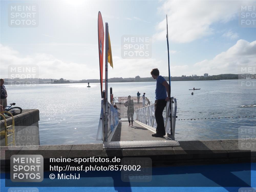 17.08.2025 - KN Förde Triathlon 2025 MichiJ http://msf.ph/oto/8576002 17.08.2025 09:08:05 Schwimmen 106, 106, 252 meine-sportfotos.de