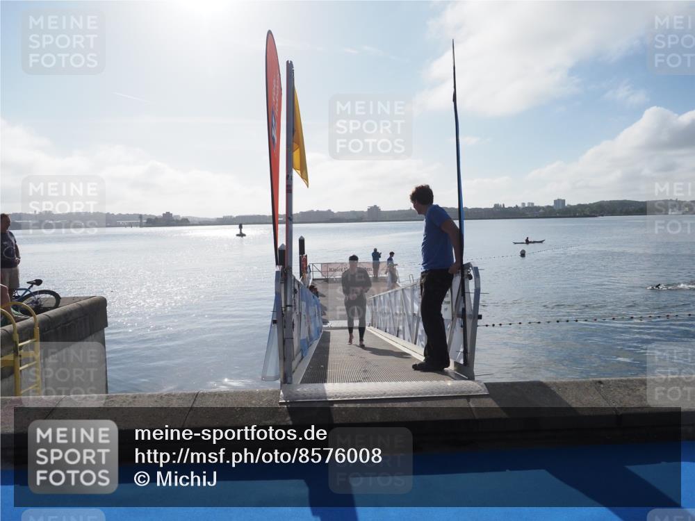 17.08.2025 - KN Förde Triathlon 2025 MichiJ http://msf.ph/oto/8576008 17.08.2025 09:08:05 Schwimmen 106, 106, 252 meine-sportfotos.de