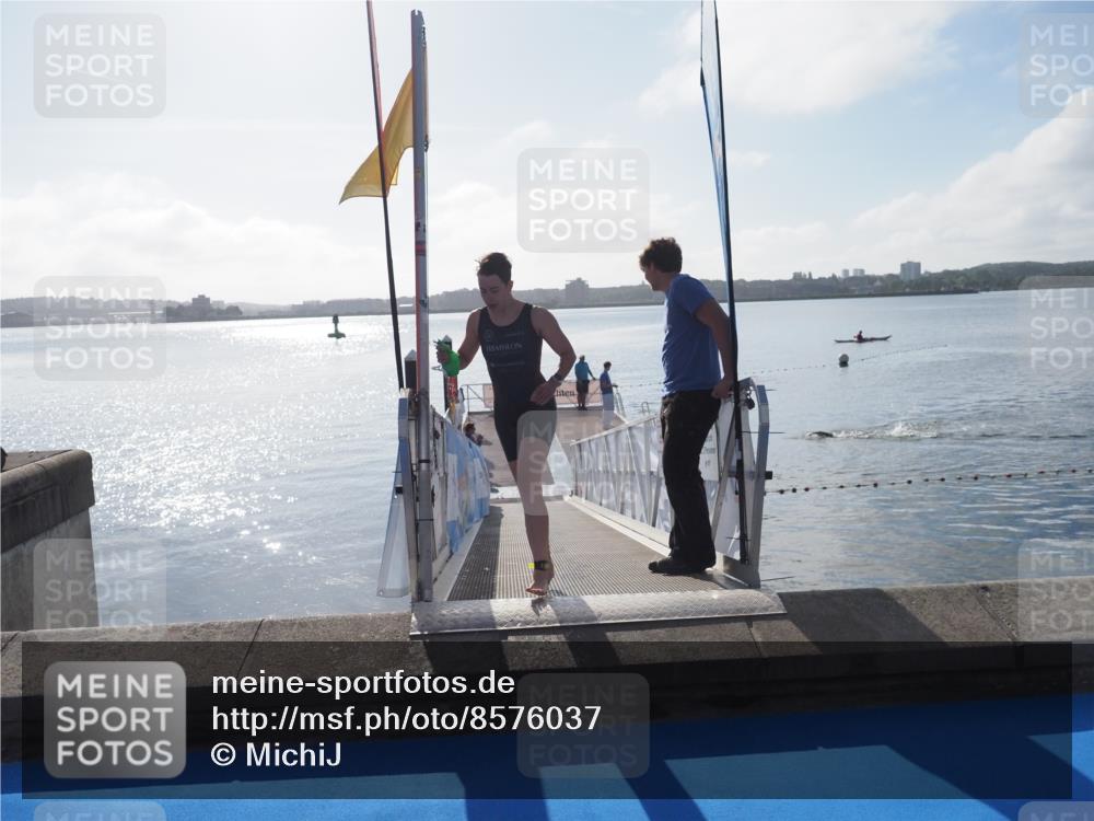 17.08.2025 - KN Förde Triathlon 2025 MichiJ http://msf.ph/oto/8576037 17.08.2025 09:08:13 Schwimmen 106, 252, 115 meine-sportfotos.de
