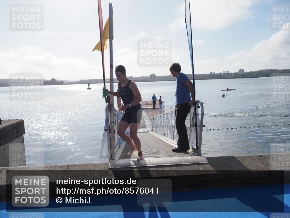 17.08.2025 - KN Förde Triathlon 2025 MichiJ http://msf.ph/oto/8576041 17.08.2025 09:08:13 Schwimmen 106, 252, 115 meine-sportfotos.de