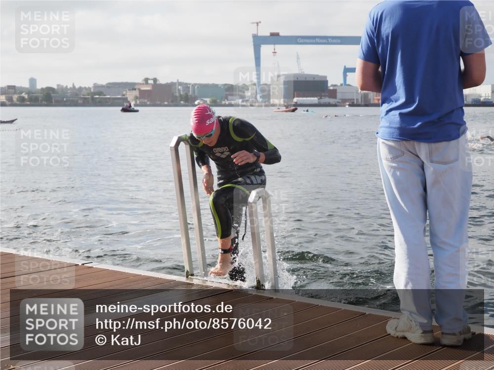 17.08.2025 - KN Förde Triathlon 2025 KatJ http://msf.ph/oto/8576042 17.08.2025 09:10:42 Schwimmen 113, 121, 113, 121, 253 meine-sportfotos.de