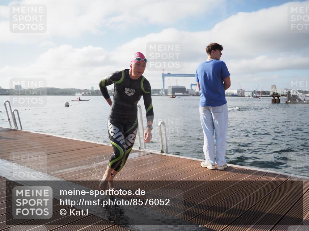 17.08.2025 - KN Förde Triathlon 2025 KatJ http://msf.ph/oto/8576052 17.08.2025 09:10:44 Schwimmen 113, 121, 113, 121 meine-sportfotos.de