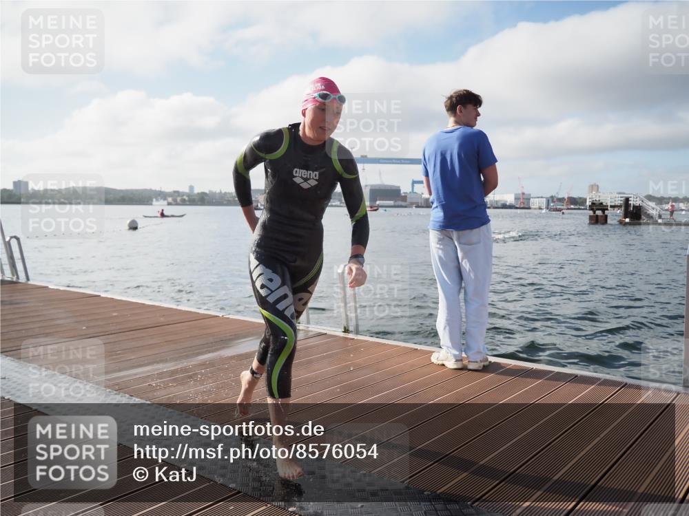 17.08.2025 - KN Förde Triathlon 2025 KatJ http://msf.ph/oto/8576054 17.08.2025 09:10:44 Schwimmen 113, 121, 113, 121 meine-sportfotos.de