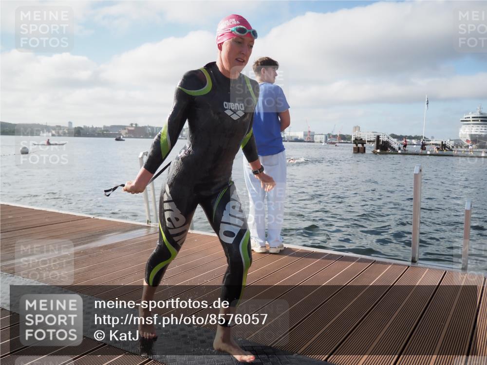 17.08.2025 - KN Förde Triathlon 2025 KatJ http://msf.ph/oto/8576057 17.08.2025 09:10:45 Schwimmen 113, 121, 113, 121 meine-sportfotos.de
