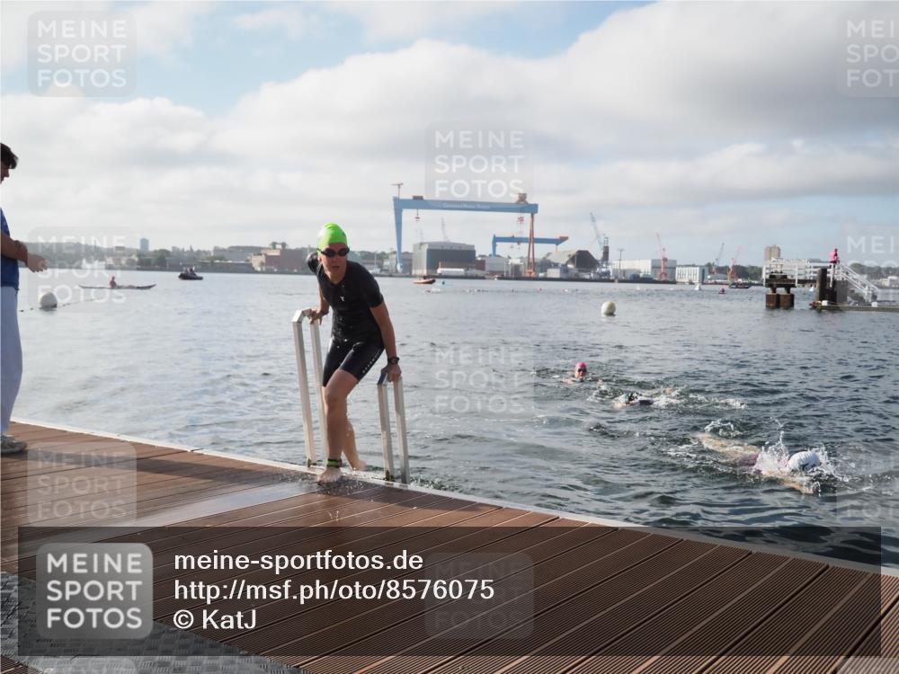 17.08.2025 - KN Förde Triathlon 2025 KatJ http://msf.ph/oto/8576075 17.08.2025 09:11:08 Schwimmen 116, 117, 116, 117 meine-sportfotos.de