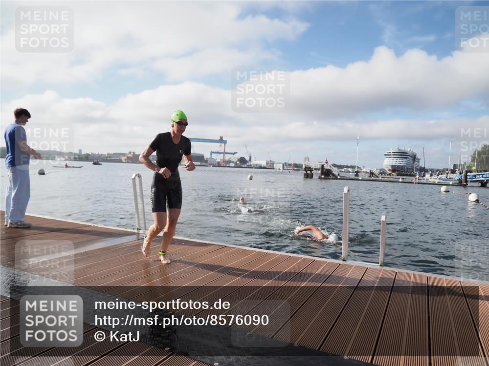 17.08.2025 - KN Förde Triathlon 2025 KatJ http://msf.ph/oto/8576090 17.08.2025 09:11:09 Schwimmen 116, 117, 116, 117 meine-sportfotos.de