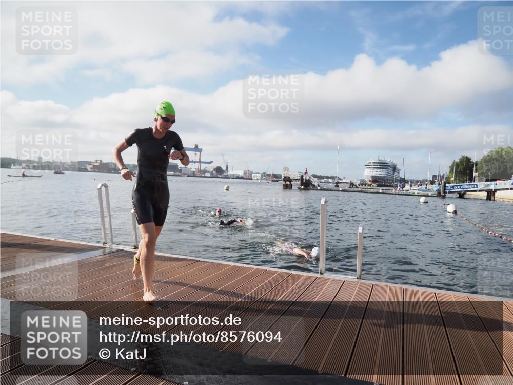 17.08.2025 - KN Förde Triathlon 2025 KatJ http://msf.ph/oto/8576094 17.08.2025 09:11:10 Schwimmen 116, 117, 116, 117 meine-sportfotos.de
