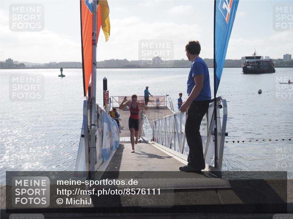 17.08.2025 - KN Förde Triathlon 2025 MichiJ http://msf.ph/oto/8576111 17.08.2025 09:08:56 Schwimmen 101, 107, 101, 107 meine-sportfotos.de