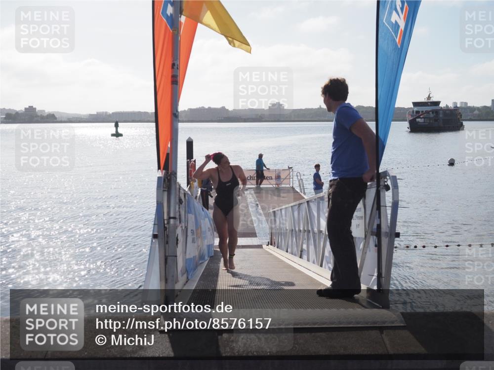 17.08.2025 - KN Förde Triathlon 2025 MichiJ http://msf.ph/oto/8576157 17.08.2025 09:08:59 Schwimmen 101, 107, 101, 107 meine-sportfotos.de