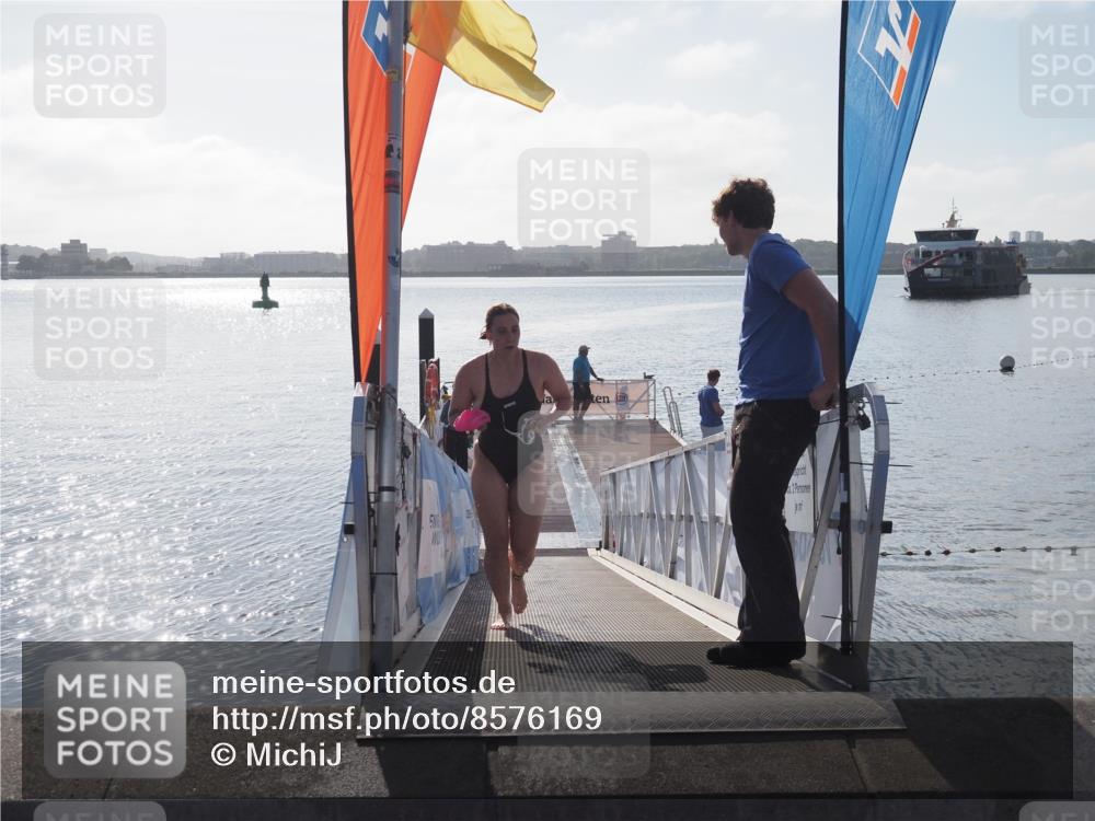 17.08.2025 - KN Förde Triathlon 2025 MichiJ http://msf.ph/oto/8576169 17.08.2025 09:09:00 Schwimmen 101, 107, 107 meine-sportfotos.de