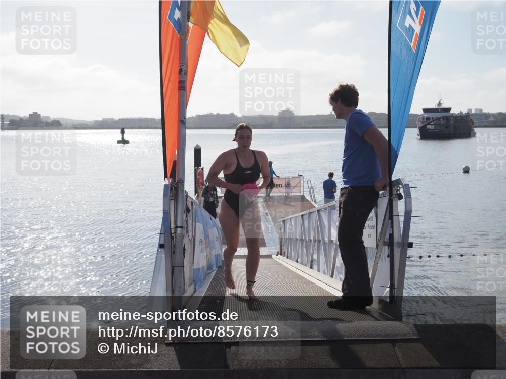 17.08.2025 - KN Förde Triathlon 2025 MichiJ http://msf.ph/oto/8576173 17.08.2025 09:09:00 Schwimmen 101, 107, 107 meine-sportfotos.de