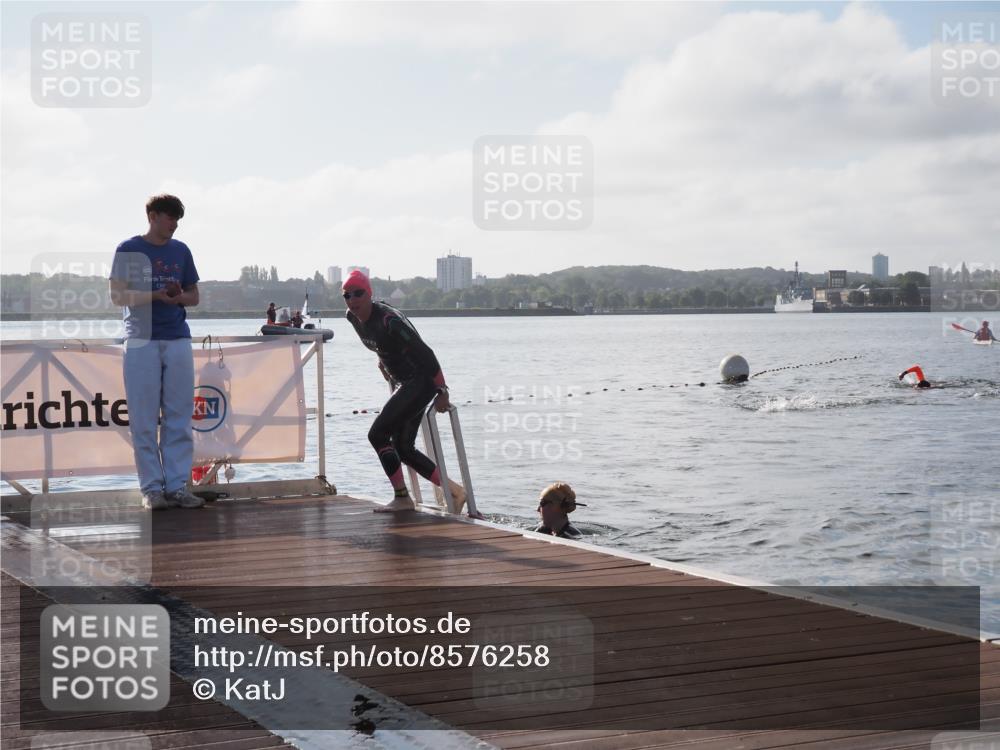 17.08.2025 - KN Förde Triathlon 2025 KatJ http://msf.ph/oto/8576258 17.08.2025 09:12:40 Schwimmen 136, 142, 136, 142 meine-sportfotos.de