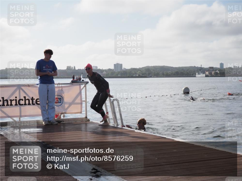 17.08.2025 - KN Förde Triathlon 2025 KatJ http://msf.ph/oto/8576259 17.08.2025 09:12:40 Schwimmen 136, 142, 136, 142 meine-sportfotos.de