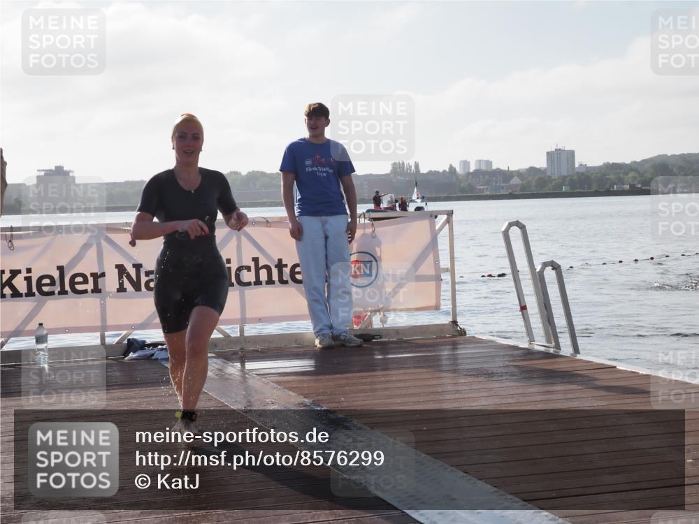 17.08.2025 - KN Förde Triathlon 2025 KatJ http://msf.ph/oto/8576299 17.08.2025 09:12:46 Schwimmen 136, 142, 136, 142 meine-sportfotos.de