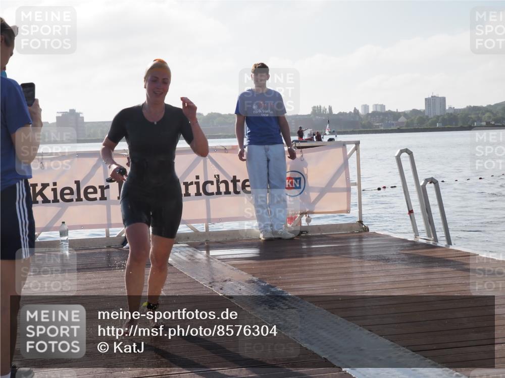 17.08.2025 - KN Förde Triathlon 2025 KatJ http://msf.ph/oto/8576304 17.08.2025 09:12:47 Schwimmen 136, 142, 136, 142 meine-sportfotos.de