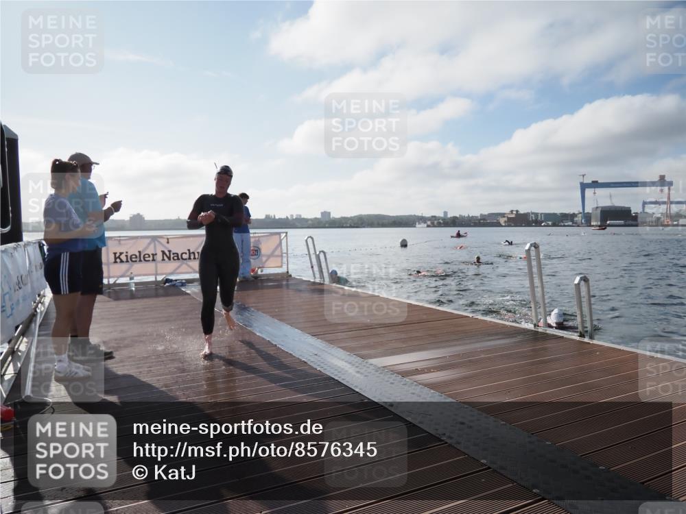 17.08.2025 - KN Förde Triathlon 2025 KatJ http://msf.ph/oto/8576345 17.08.2025 09:13:05 Schwimmen 122, 126, 130, 126 meine-sportfotos.de