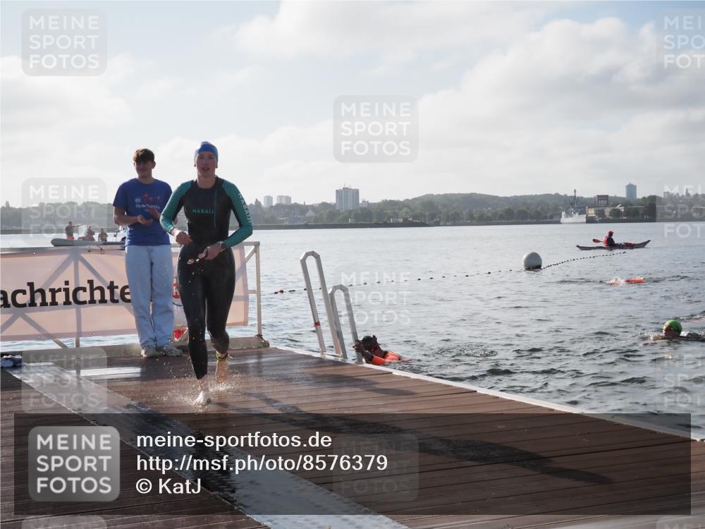 17.08.2025 - KN Förde Triathlon 2025 KatJ http://msf.ph/oto/8576379 17.08.2025 09:13:11 Schwimmen 122, 126, 130, 122, 126, 130 meine-sportfotos.de