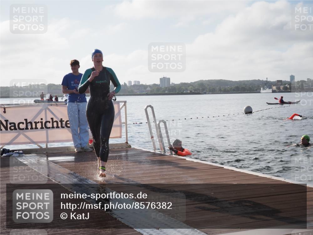 17.08.2025 - KN Förde Triathlon 2025 KatJ http://msf.ph/oto/8576382 17.08.2025 09:13:12 Schwimmen 122, 126, 130, 122, 126, 130 meine-sportfotos.de