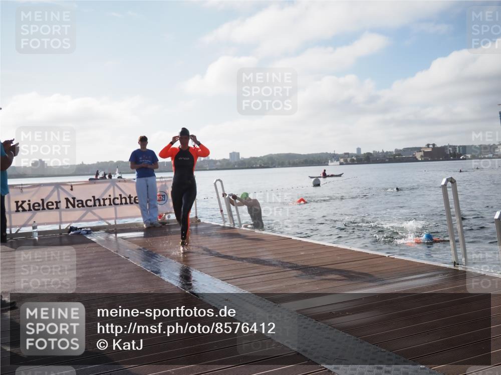 17.08.2025 - KN Förde Triathlon 2025 KatJ http://msf.ph/oto/8576412 17.08.2025 09:13:20 Schwimmen 122, 130, 135, 148, 198, 122, 130, 135, 198 meine-sportfotos.de