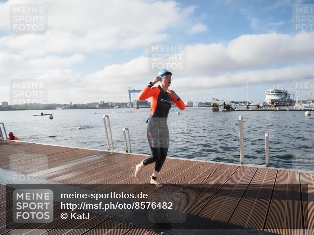 17.08.2025 - KN Förde Triathlon 2025 KatJ http://msf.ph/oto/8576482 17.08.2025 09:13:31 Schwimmen 135, 138, 148, 198, 135, 148, 198 meine-sportfotos.de