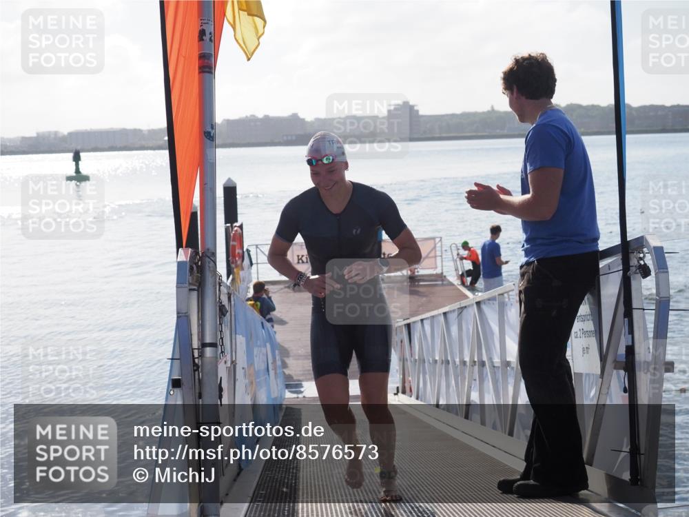 17.08.2025 - KN Förde Triathlon 2025 MichiJ http://msf.ph/oto/8576573 17.08.2025 09:10:37 Schwimmen 105, 114, 119, 253, 113, 121, 253 meine-sportfotos.de