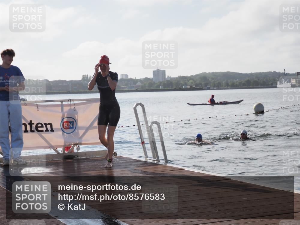 17.08.2025 - KN Förde Triathlon 2025 KatJ http://msf.ph/oto/8576583 17.08.2025 09:14:30 Schwimmen 140, 140 meine-sportfotos.de