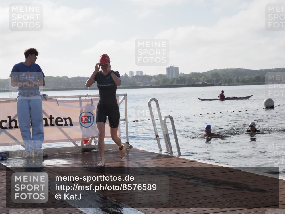 17.08.2025 - KN Förde Triathlon 2025 KatJ http://msf.ph/oto/8576589 17.08.2025 09:14:30 Schwimmen 140, 140 meine-sportfotos.de