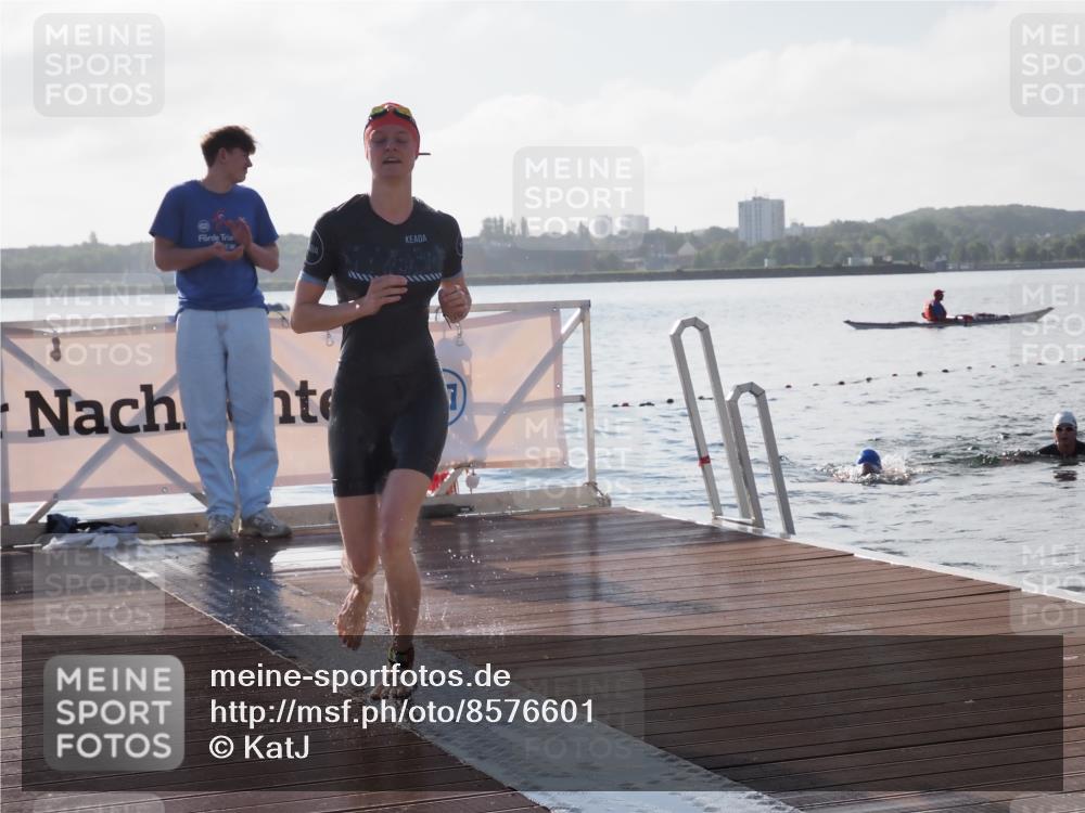 17.08.2025 - KN Förde Triathlon 2025 KatJ http://msf.ph/oto/8576601 17.08.2025 09:14:31 Schwimmen 140, 140 meine-sportfotos.de