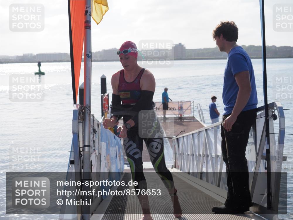 17.08.2025 - KN Förde Triathlon 2025 MichiJ http://msf.ph/oto/8576653 17.08.2025 09:10:49 Schwimmen 113, 121, 121 meine-sportfotos.de