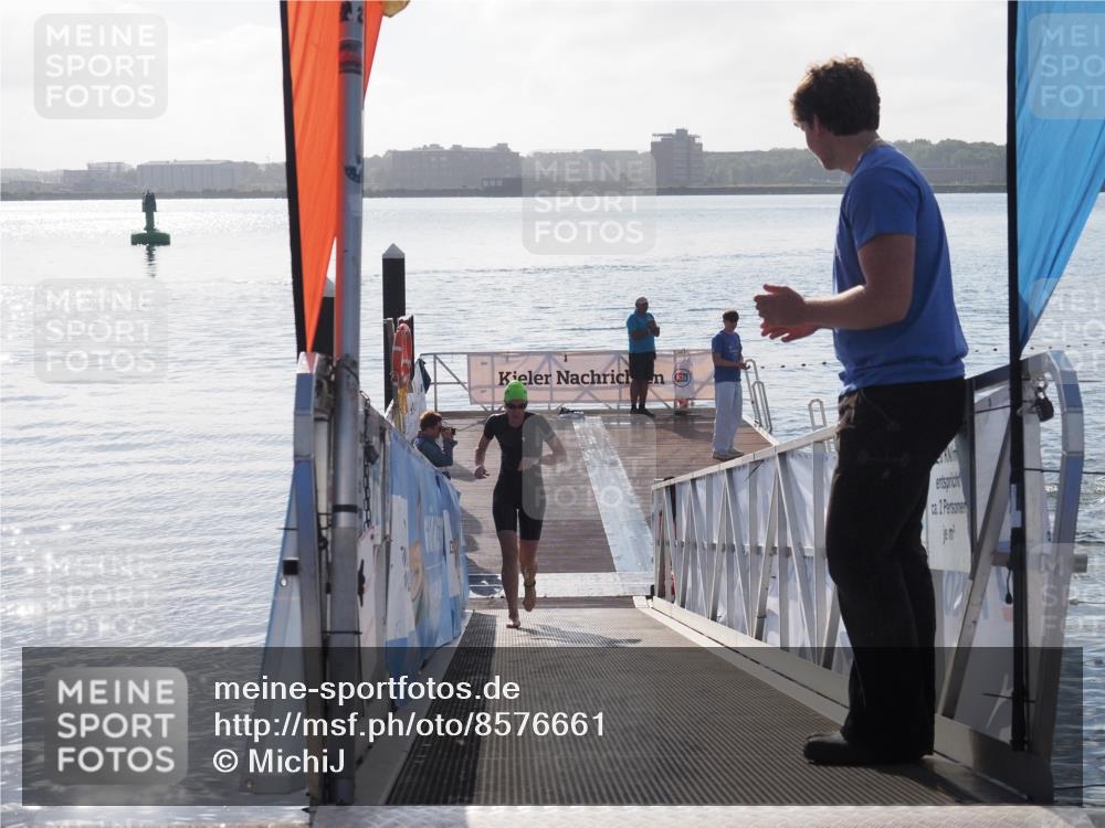 17.08.2025 - KN Förde Triathlon 2025 MichiJ http://msf.ph/oto/8576661 17.08.2025 09:11:13 Schwimmen 117, 116, 117, 125, 157 meine-sportfotos.de
