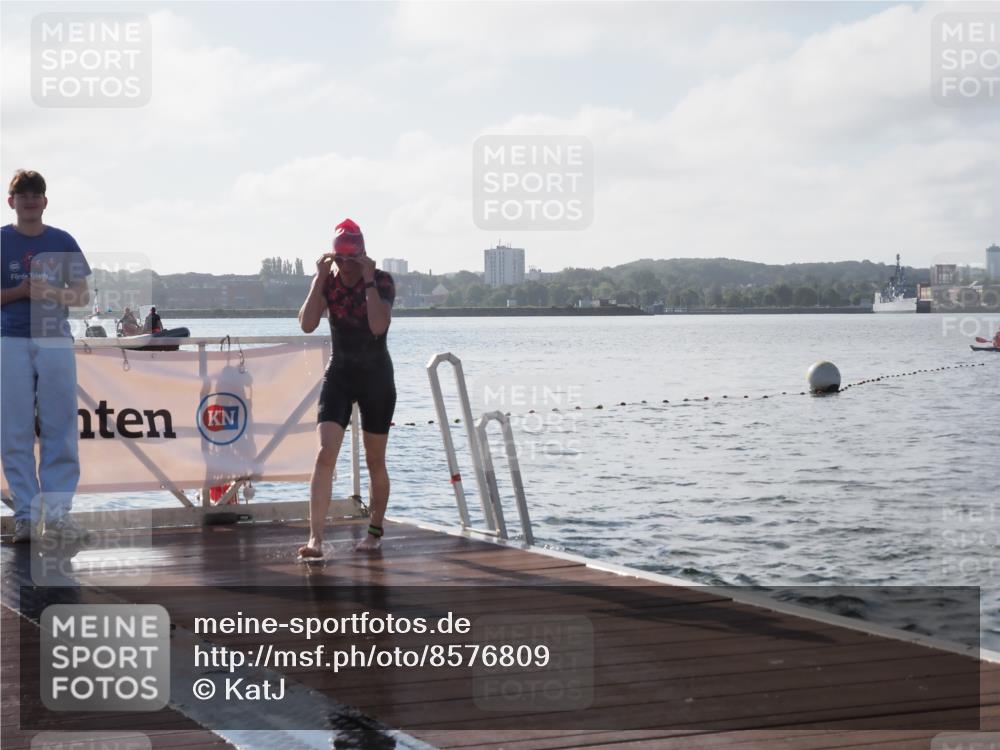 17.08.2025 - KN Förde Triathlon 2025 KatJ http://msf.ph/oto/8576809 17.08.2025 09:15:13 Schwimmen 143, 145, 147, 133, 143, 145, 147 meine-sportfotos.de