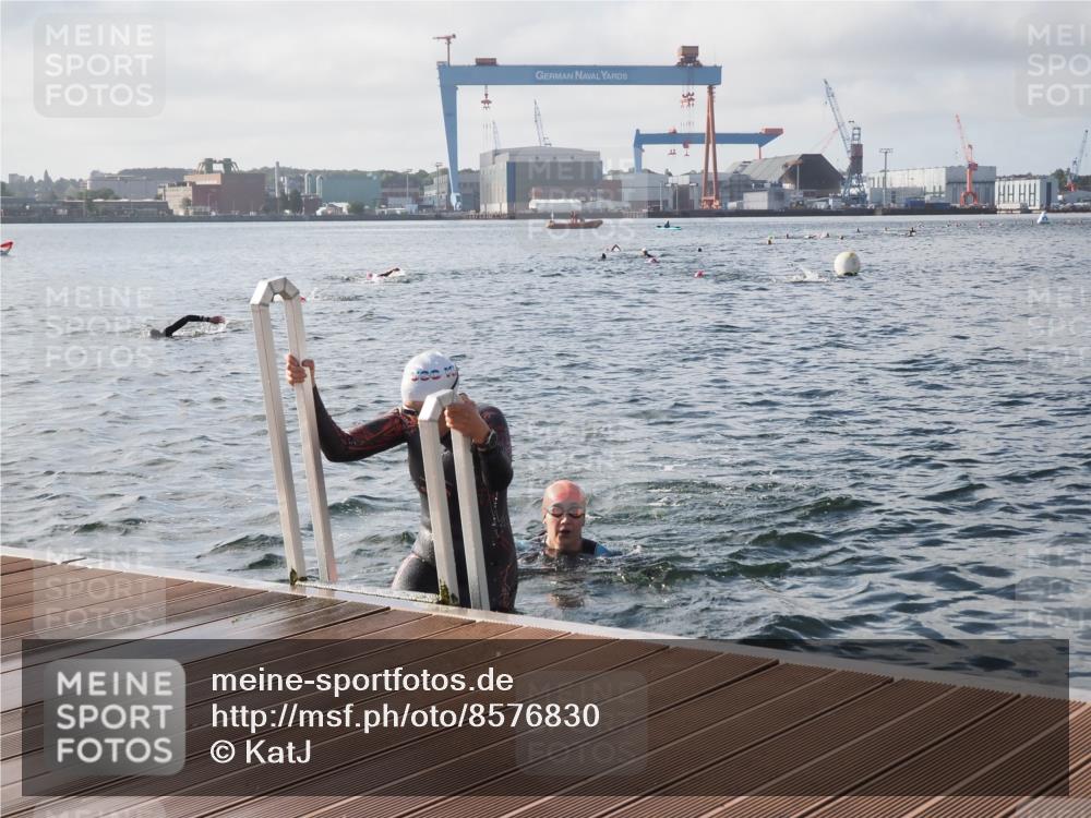 17.08.2025 - KN Förde Triathlon 2025 KatJ http://msf.ph/oto/8576830 17.08.2025 09:15:18 Schwimmen 143, 149, 143, 145, 147, 149 meine-sportfotos.de
