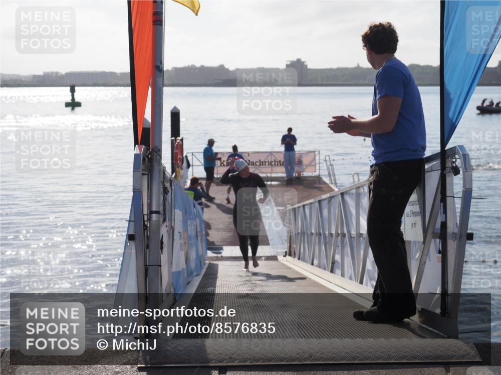 17.08.2025 - KN Förde Triathlon 2025 MichiJ http://msf.ph/oto/8576835 17.08.2025 09:12:26 Schwimmen 127, 127 meine-sportfotos.de