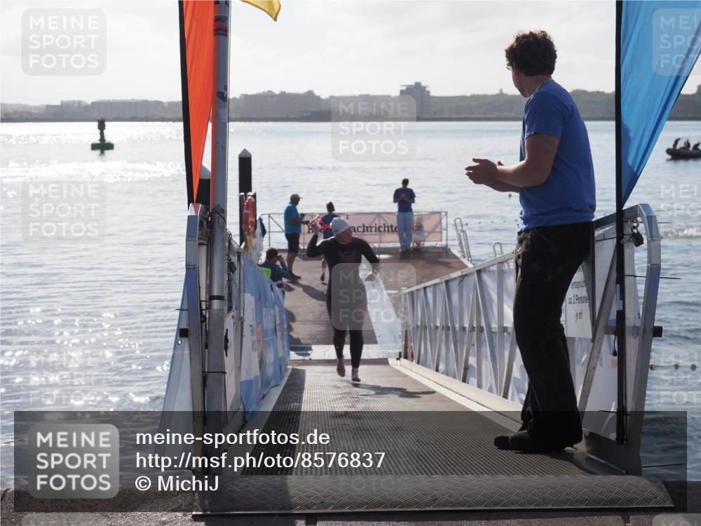 17.08.2025 - KN Förde Triathlon 2025 MichiJ http://msf.ph/oto/8576837 17.08.2025 09:12:26 Schwimmen 127, 127 meine-sportfotos.de