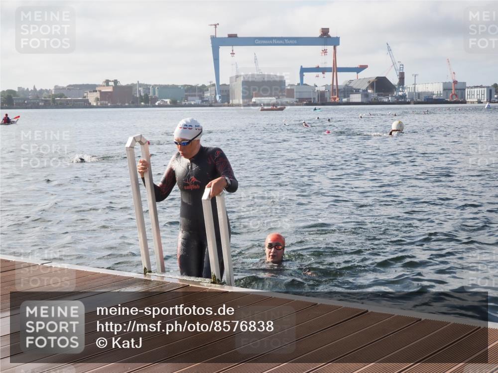 17.08.2025 - KN Förde Triathlon 2025 KatJ http://msf.ph/oto/8576838 17.08.2025 09:15:18 Schwimmen 143, 149, 143, 145, 147, 149 meine-sportfotos.de