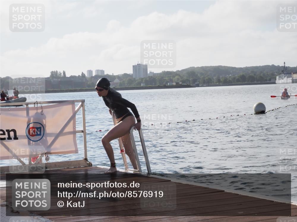 17.08.2025 - KN Förde Triathlon 2025 KatJ http://msf.ph/oto/8576919 17.08.2025 09:15:38 Schwimmen 131, 131, 141, 149 meine-sportfotos.de