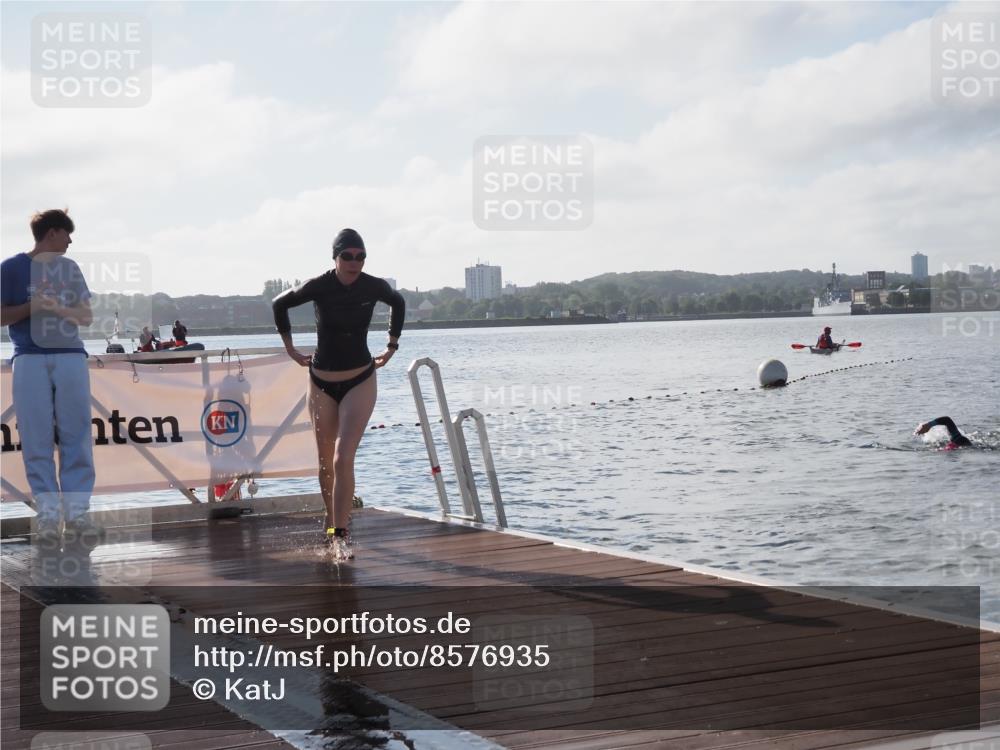 17.08.2025 - KN Förde Triathlon 2025 KatJ http://msf.ph/oto/8576935 17.08.2025 09:15:39 Schwimmen 131, 131, 141 meine-sportfotos.de